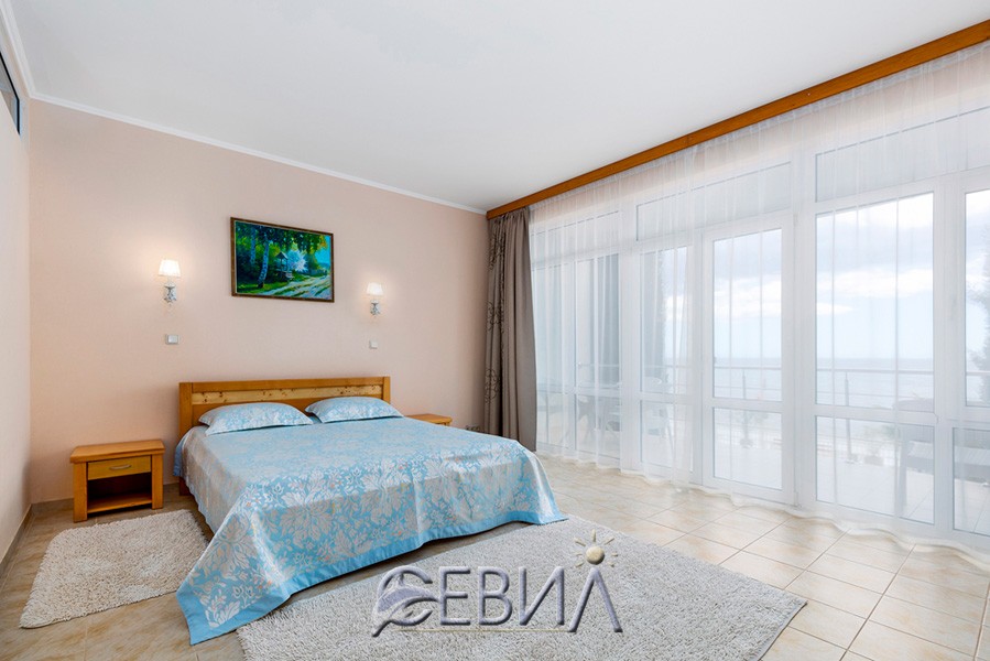 3775-13472.jpg 3775-13472.jpg