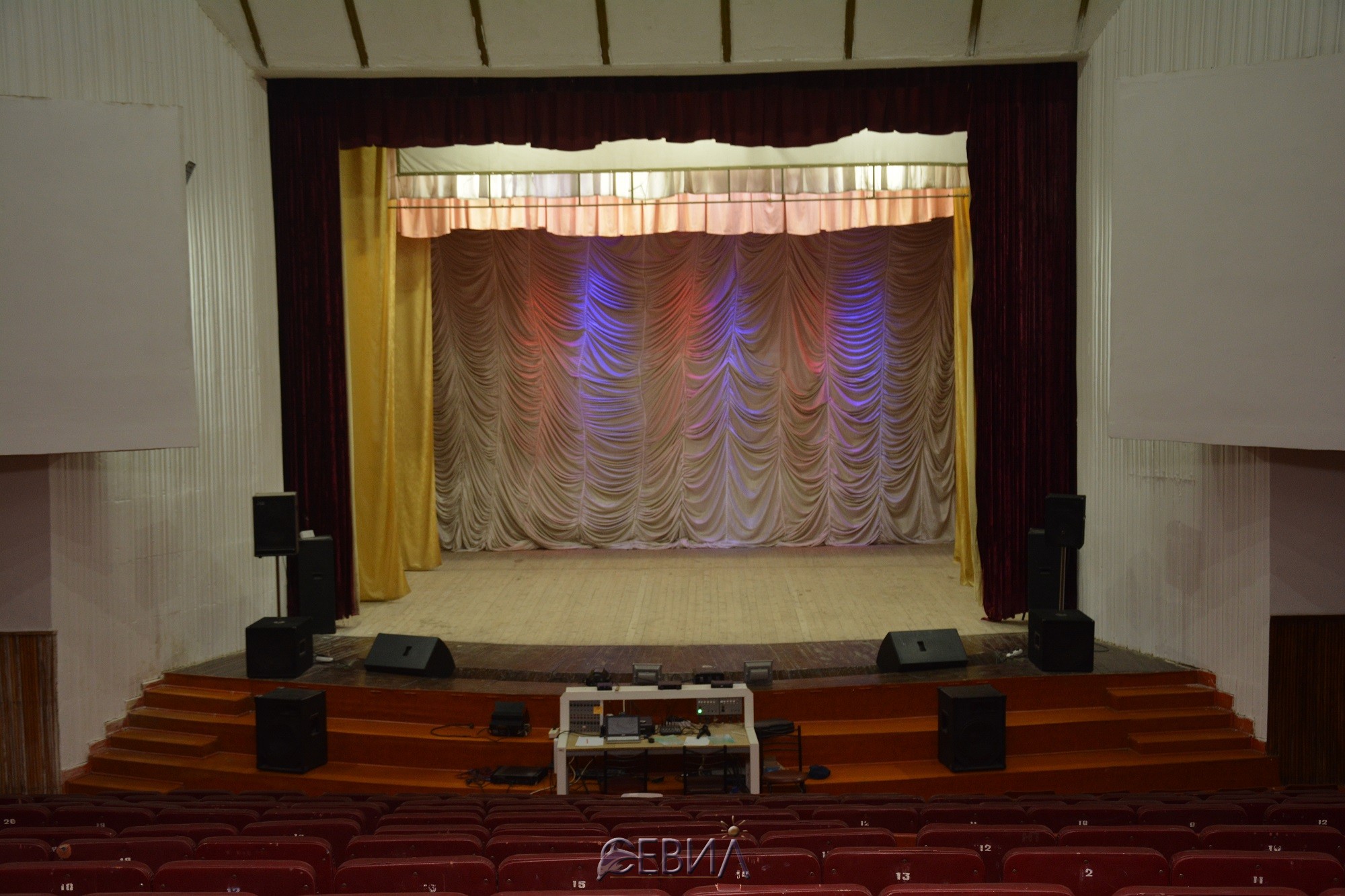 3999-7479.jpg 3999-7479.jpg