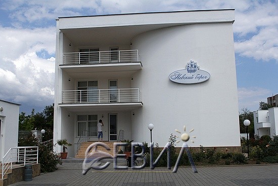 4025-7089.jpg 4025-7089.jpg