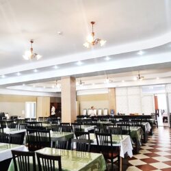 Обеденный зал Обеденный зал