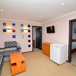 семейный трехкомнатный (гостиная)