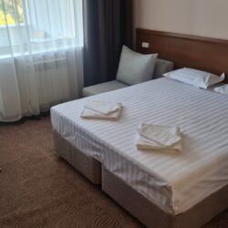 Стандарт 2-х местный с односпальной кроватью +сдопместо кресло