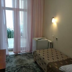 1-комнатный 1-местный номер юг частичными удобствами (корп.1) 1-комнатный 1-местный номер юг частичными удобствами (корп.1)